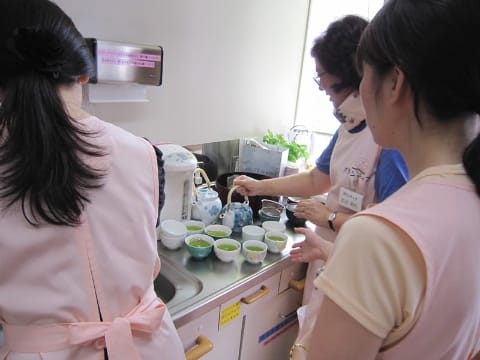 飲み物の配布